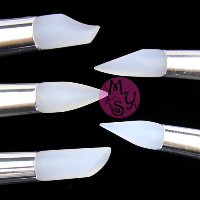 Pennelli piccoli per modellare in silicone