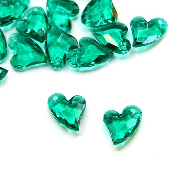 10 Perle trasparenti sfaccettate a cuore con punta curva - Colore: VERDE