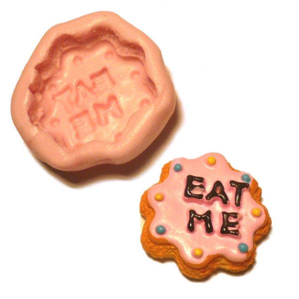 Stampo biscotto " Eat me "