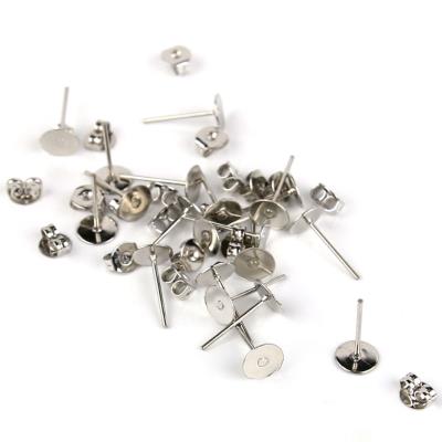 40 pezzi: 20 Supporti per orecchino a perno + 20 farfalline